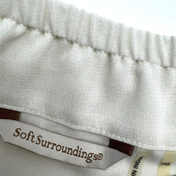 SOFT SURROUNDING XS Petite Skirt Floral Lilly Pattern Watercolor Art to Wear Tan - Picture 3 of 6